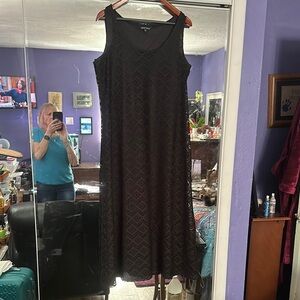 Black Sleeveless Midi Sundress with Scoop Neck for Casual Occasions